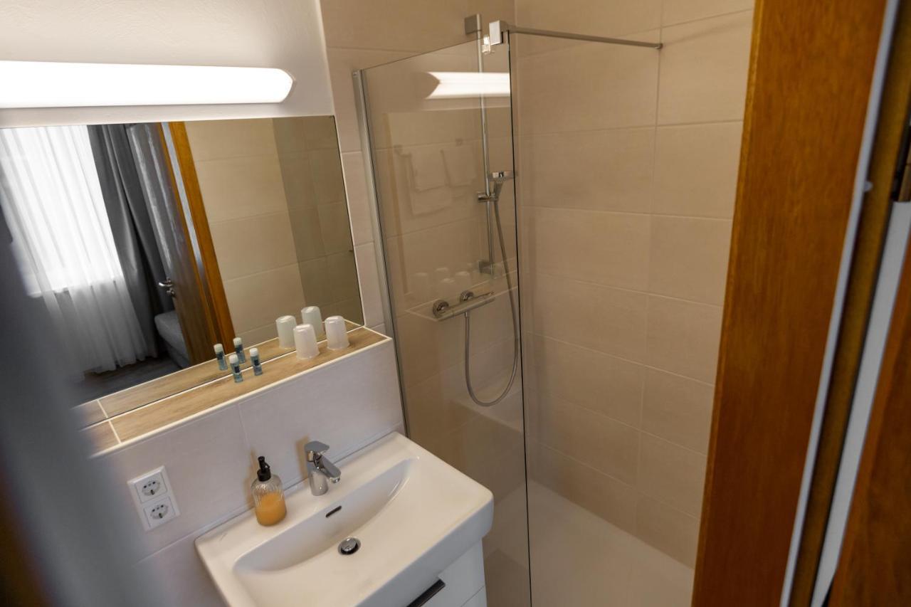 Hotel Froehlich-Hoeche อุสลาร์ ภายนอก รูปภาพ